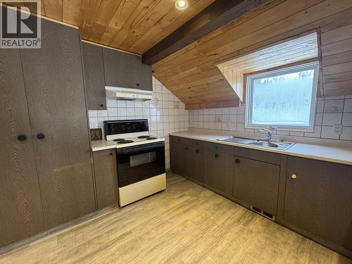 2650 Rose Drive, 150 Mile House, BC - Indoor Photo Showing Kitchen With Double Sink