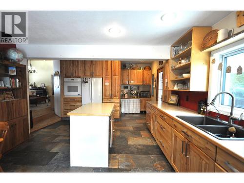 2650 Rose Drive, 150 Mile House, BC - Indoor Photo Showing Kitchen With Double Sink