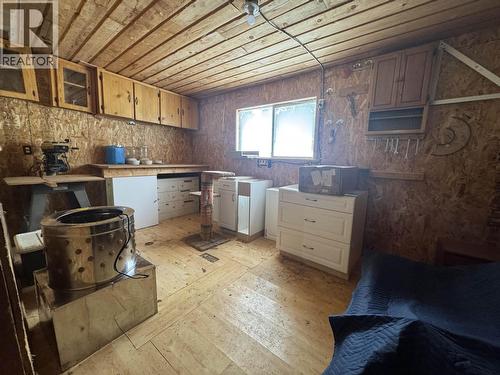 2650 Rose Drive, 150 Mile House, BC - Indoor Photo Showing Kitchen