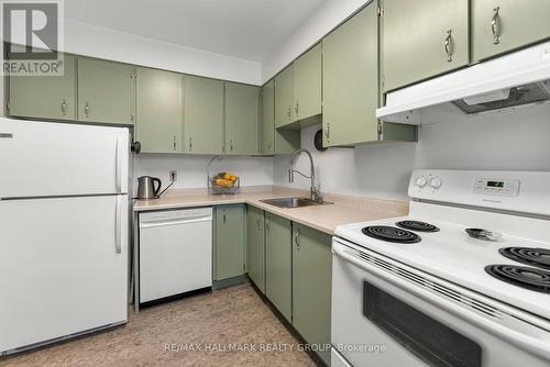 1314 Cedarcroft Crescent, Ottawa, ON - Indoor Photo Showing Kitchen