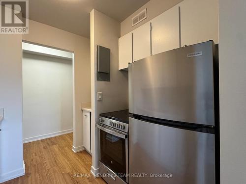 520 - 158 Fitch Street, Welland (Prince Charles), ON - Indoor Photo Showing Kitchen