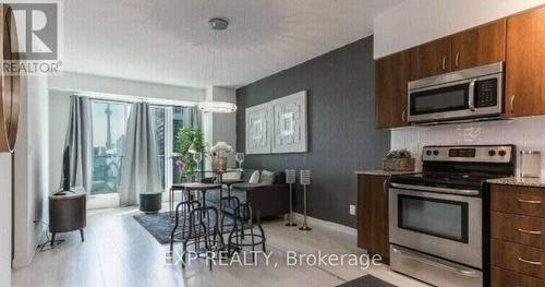 1402 - 69 Lynn Williams Street, Toronto, ON - Indoor Photo Showing Kitchen