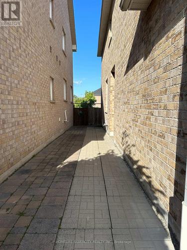 Bsmt - 39 Arband Avenue, Vaughan, ON - Outdoor