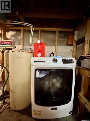 152 Sixth Avenue N, Yorkton, SK - Indoor Photo Showing Laundry Room