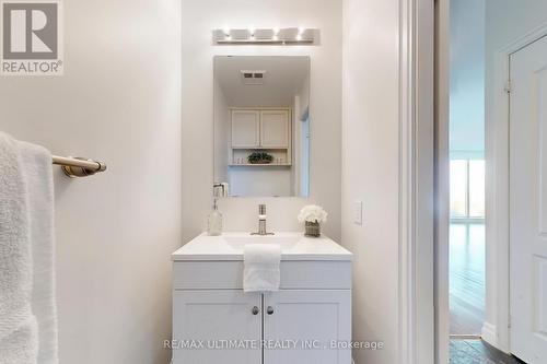 708 - 2119 Lakeshore Boulevard, Toronto, ON - Indoor Photo Showing Bathroom