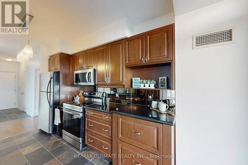 708 - 2119 Lakeshore Boulevard, Toronto, ON - Indoor Photo Showing Kitchen
