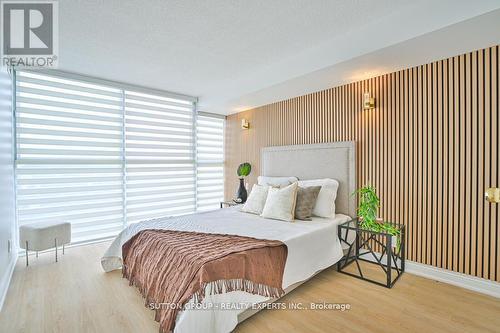 713 - 35 Trailwood Drive, Mississauga, ON - Indoor Photo Showing Bedroom