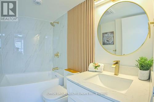 713 - 35 Trailwood Drive, Mississauga, ON - Indoor Photo Showing Bathroom