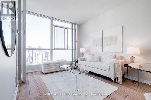 2505 - 225 Webb Drive, Mississauga, ON - Indoor Photo Showing Living Room