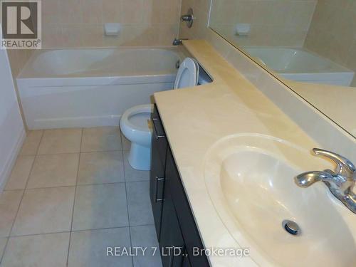 220 - 2035 Sheppard Avenue E, Toronto, ON - Indoor Photo Showing Bathroom