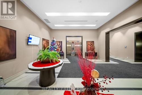 220 - 2035 Sheppard Avenue E, Toronto, ON - Indoor Photo Showing Other Room