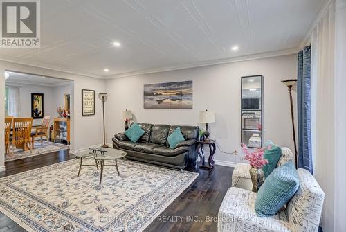 661 Regional Road 21, Uxbridge, ON - Indoor Photo Showing Living Room