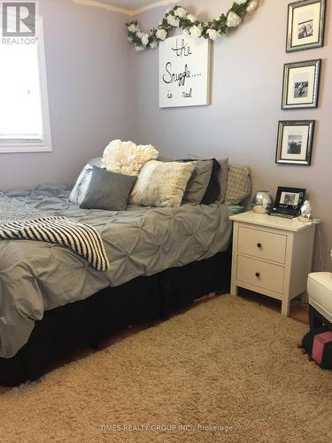 30 Claire Drive, Barrie, ON - Indoor Photo Showing Bedroom