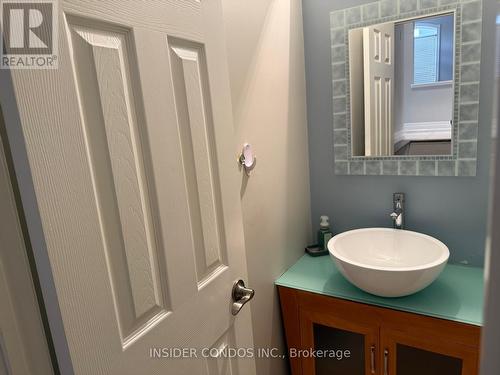927 Gaslight Way, Mississauga, ON - Indoor Photo Showing Bathroom