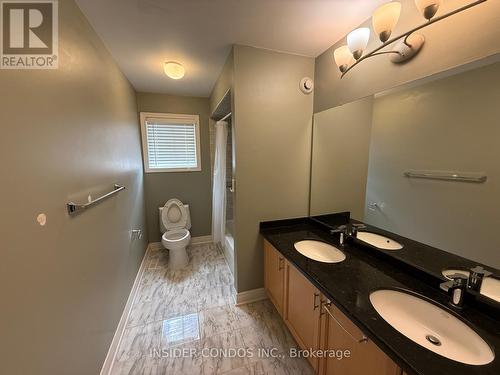 927 Gaslight Way, Mississauga, ON - Indoor Photo Showing Bathroom