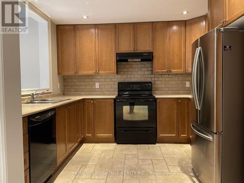 4 - 2282 Orchard Road, Burlington, ON - Indoor Photo Showing Kitchen With Double Sink