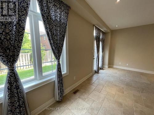 4 - 2282 Orchard Road, Burlington, ON - Indoor Photo Showing Other Room