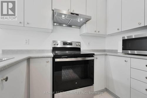 40 Lonsdale Road, Haldimand, ON - Indoor Photo Showing Kitchen