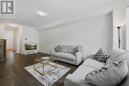 40 Lonsdale Road, Haldimand, ON - Indoor Photo Showing Living Room