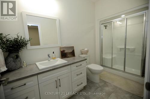 675 Winchester Avenue S, North Perth, ON - Indoor Photo Showing Bathroom