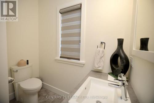 675 Winchester Avenue S, North Perth, ON - Indoor Photo Showing Bathroom