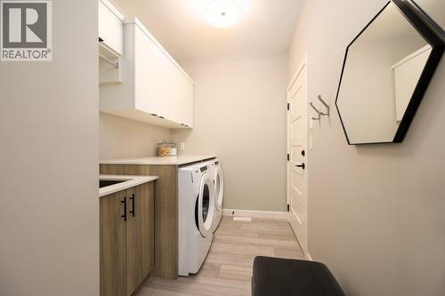 260 Rue Cheval Noir Unit# 1, Kamloops, BC - Indoor Photo Showing Laundry Room