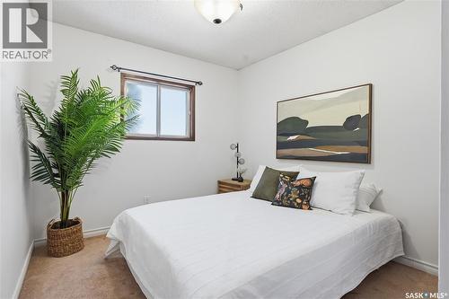 226 Stillwater Drive, Saskatoon, SK - Indoor Photo Showing Bedroom