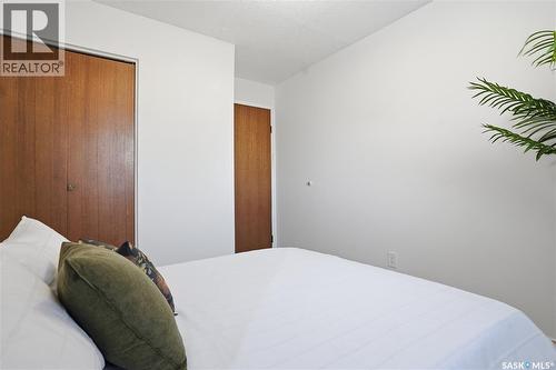 226 Stillwater Drive, Saskatoon, SK - Indoor Photo Showing Bedroom