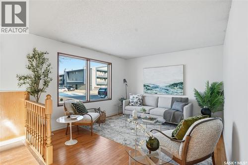 226 Stillwater Drive, Saskatoon, SK - Indoor Photo Showing Living Room