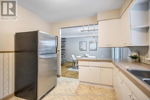 626 Iroquois Avenue, Hamilton, ON - Indoor Photo Showing Kitchen