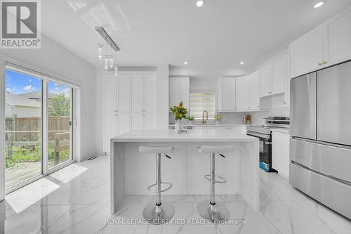 18 House Lane, Hamilton, ON - Indoor Photo Showing Kitchen