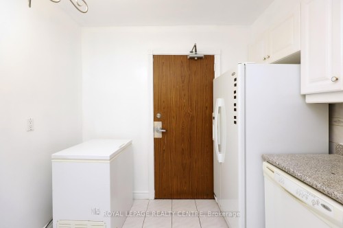 1519-50 Mississauga Valley Boulevard, Mississauga, ON - Indoor Photo Showing Other Room