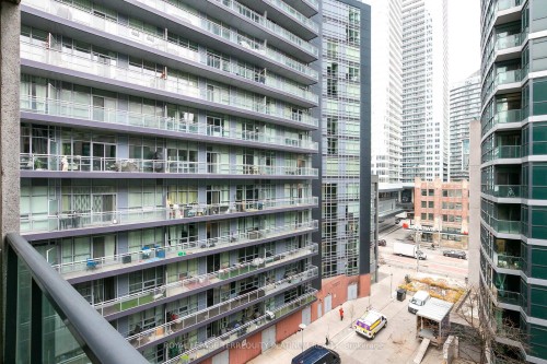 727-600 Fleet Street, Toronto, ON - Outdoor With Balcony With Facade