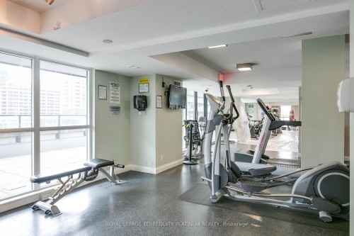 727-600 Fleet Street, Toronto, ON - Indoor Photo Showing Gym Room