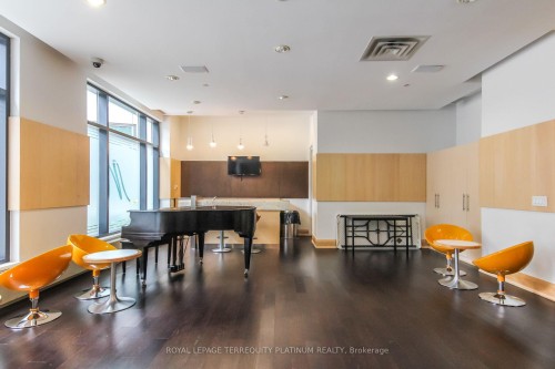 727-600 Fleet Street, Toronto, ON - Indoor