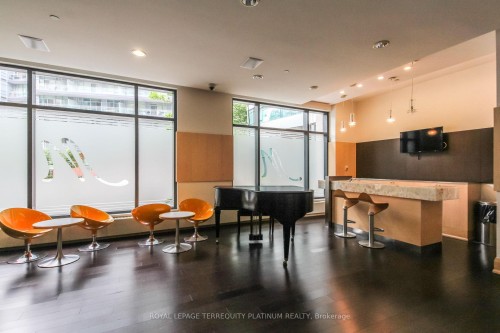 727-600 Fleet Street, Toronto, ON - Indoor