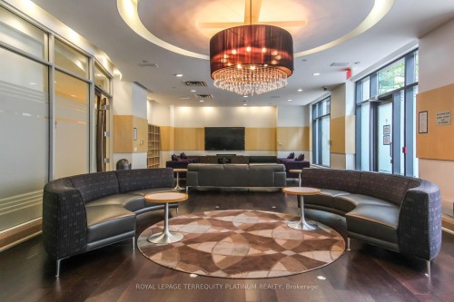 727-600 Fleet Street, Toronto, ON - Indoor Photo Showing Other Room