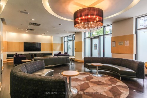 727-600 Fleet Street, Toronto, ON - Indoor