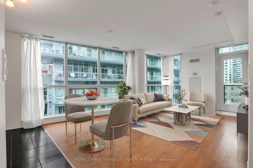 727-600 Fleet Street, Toronto, ON - Indoor