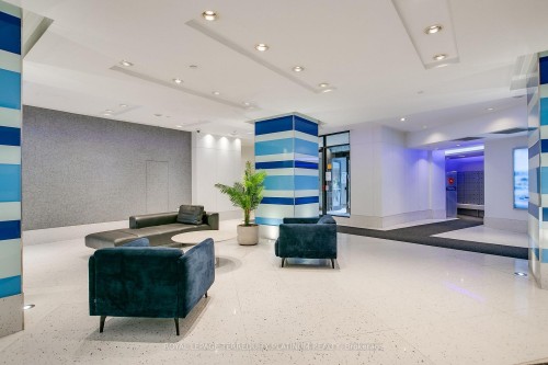 727-600 Fleet Street, Toronto, ON - Indoor Photo Showing Other Room