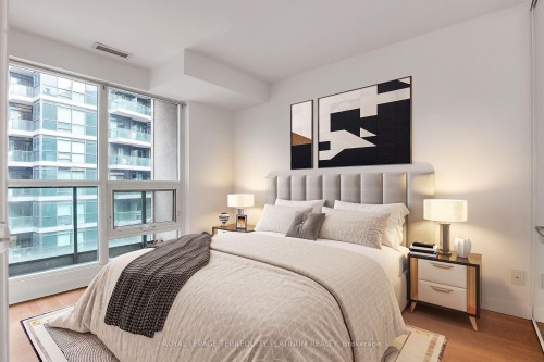 727-600 Fleet Street, Toronto, ON - Indoor Photo Showing Bedroom