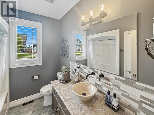 100 Tamarack Boulevard, Woodstock, ON - Indoor Photo Showing Bathroom