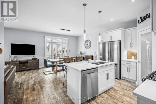 100 Tamarack Boulevard, Woodstock, ON - Indoor Photo Showing Kitchen With Upgraded Kitchen