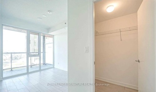 B520-3200 Dakota Common, Burlington, ON - Indoor Photo Showing Other Room