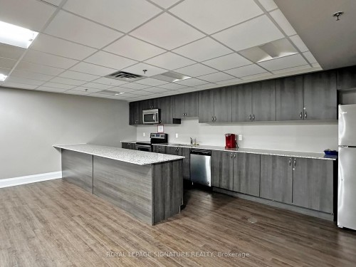 114-481 Rupert Avenue, Whitchurch-Stouffville, ON - Indoor Photo Showing Kitchen