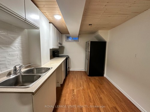 Lower-10 Glenellen Drive, St. Catharines, ON - Indoor Photo Showing Kitchen With Double Sink