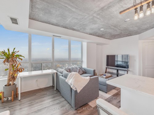 2307-17 Barberry Place, Toronto, ON - Indoor Photo Showing Living Room