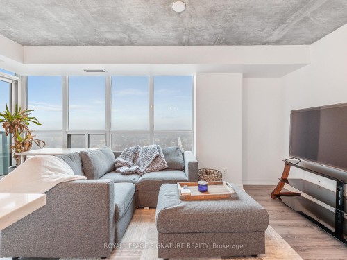 2307-17 Barberry Place, Toronto, ON - Indoor Photo Showing Living Room