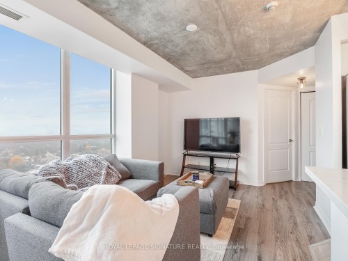 2307-17 Barberry Place, Toronto, ON - Indoor Photo Showing Living Room