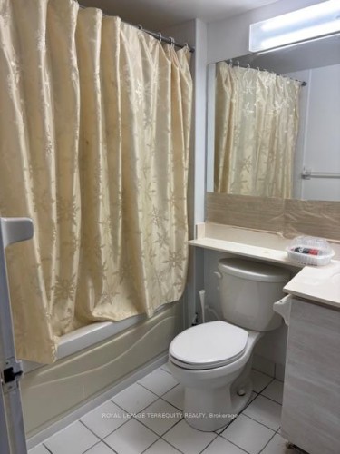 316-88 Corporate Drive, Toronto, ON - Indoor Photo Showing Bathroom